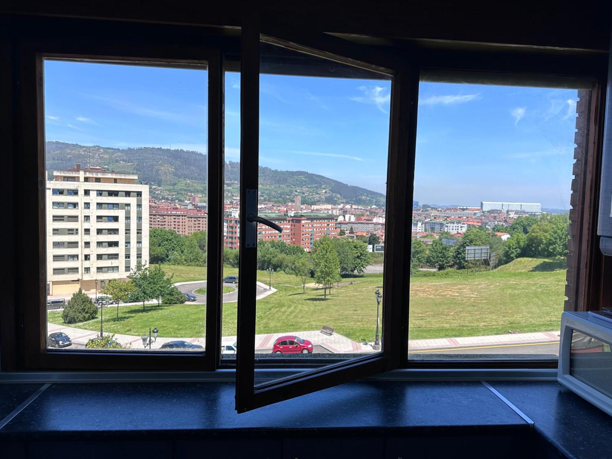 Acogedor Apartamento Con Vistas A La Catedral Y Parking Oviédo Exterior foto